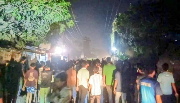 সাভারে ড্যাফোডিল ও সিটি ইউনিভার্সিটির শিক্ষার্থীদের মধ্যে সংঘর্ষ, আহত ১ সাভারে ড্যাফোডিল ও সিটি ইউনিভার্সিটির শিক্ষার্থীদের মধ্যে সংঘর্ষ, আহত ১