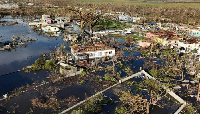 শতাব্দীর সব থেকে ভয়াবহ তাণ্ডব চালিয়ে অবশেষে দুর্বল হলো ঘূর্ণিঝড় মেলিসা
