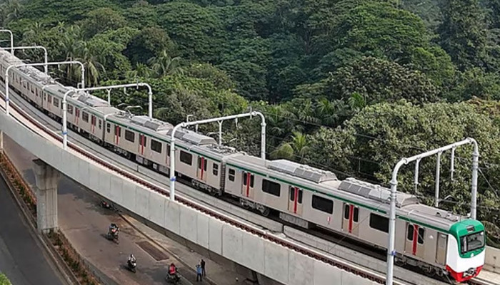 যে কারণে ১৫ মিনিট বন্ধ মেট্রোরেল