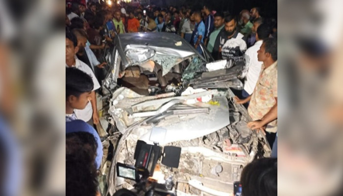 প্রাইভেটকারের সঙ্গে ট্রাকের সংঘর্ষ, নিহত ১