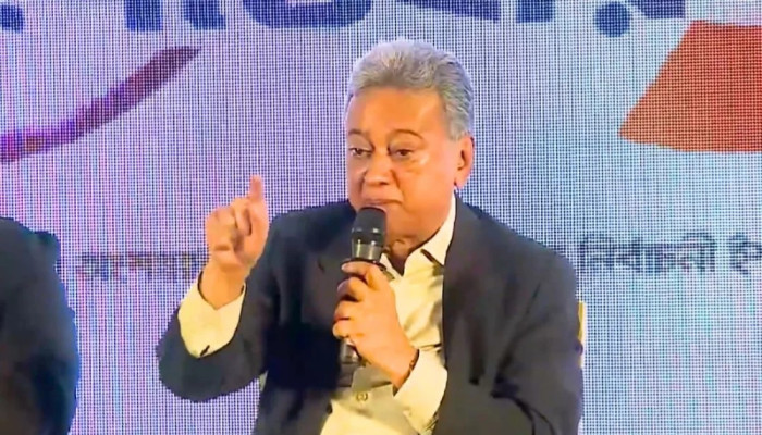 সংবিধানে গণভোট নেই, কথায় কথায় রাস্তায় নামবেন না: আমীর খসরু