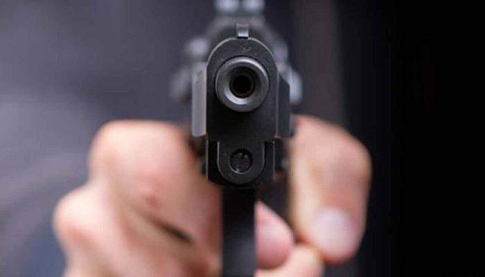 রাজধানীতে দুর্বৃত্তদের এলোপাতাড়ি গুলিতে নিহত ১