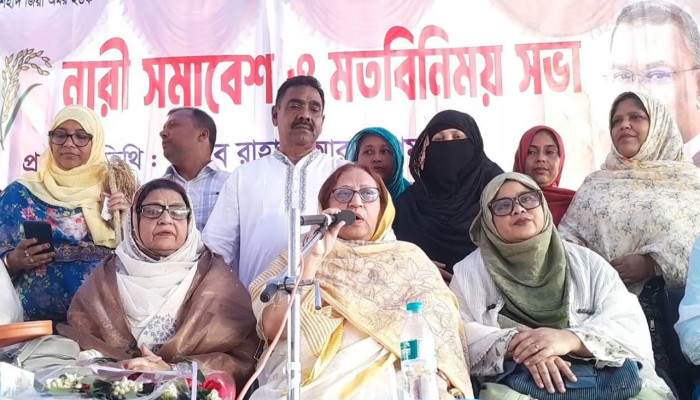 ঠাকুরগাঁওয়ে নারী সমাবেশে ধানের শীষে ভোট চাইলেন মির্জা ফখরুলের স্ত্রী