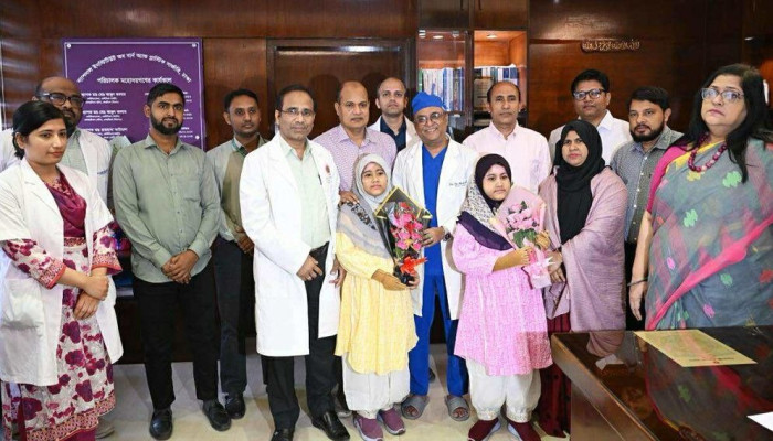 মাইলস্টোন ট্র্যাজেডি  সাড়ে তিন মাস চিকিৎসা শেষে বাড়ি ফিরলেন যমজ দুই শিশু