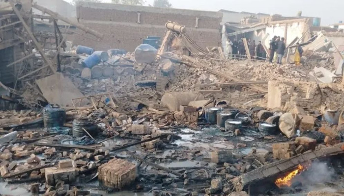 পাকিস্তানে নিহত ১৫