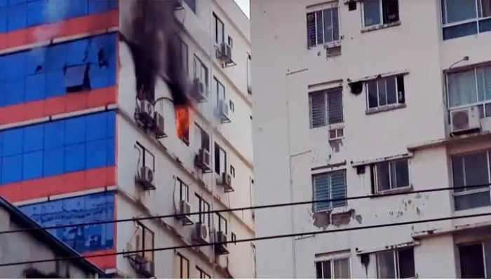 বিজয়নগরে বহুতল ভবনে আগুন, নিয়ন্ত্রণে ৫ ইউনিট