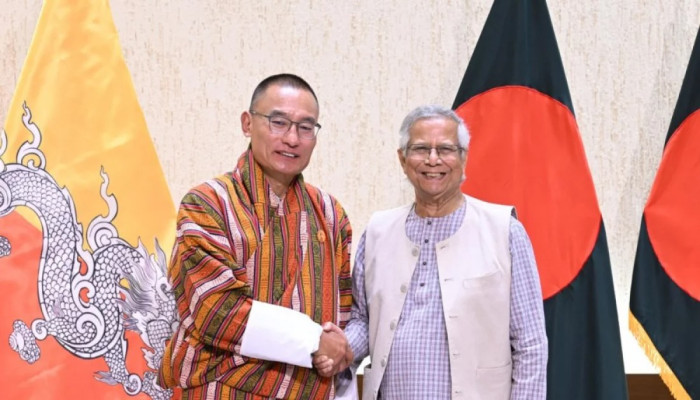 সব প্রতিবেশী দেশের সঙ্গে ভবিষ্যতের ভিত্তি গড়ে তোলা সরকারের অগ্রাধিকার: প্রধান উপদেষ্টা