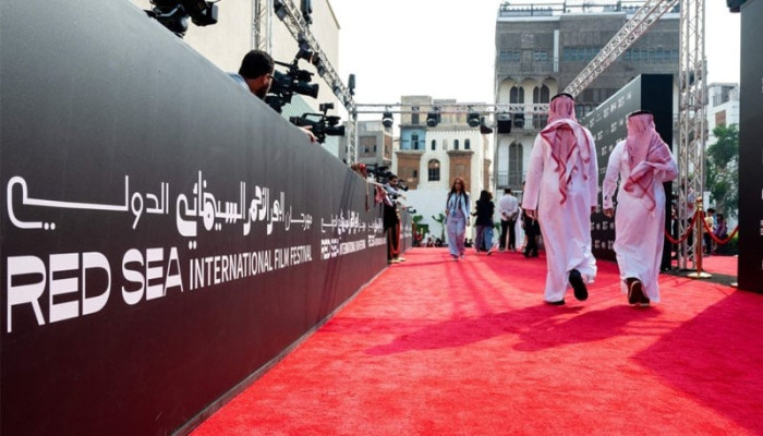 সৌদিতে চলচ্চিত্র উৎসবের পর্দা উঠছে কাল, আলো ছড়াবেন জোলি-ঐশ্বরিয়ারা