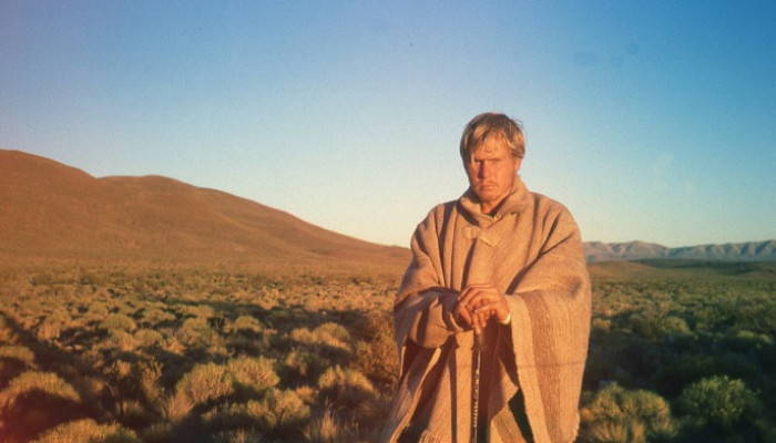 বন্ধুদের সঙ্গে বাজি ধরে পায়ে হেঁটে বিশ্বভ্রমণে বেরিয়েছিলেন; ২৭ বছর পর শেষ হচ্ছে সে যাত্রা