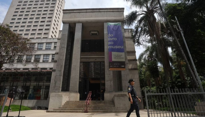 ব্রাজিলে লাইব্রেরিতে দিনের বেলায় চুরি, উধাও ডজনখানেক আর্টওয়ার্ক