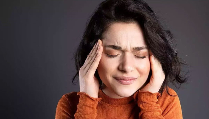 শীতে মাইগ্রেনের সমস্যা বেড়েছে? যা করতে পারেন