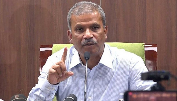 ‘জুলাইযোদ্ধা’ সুরভীকে আশ্বাস দিলেন আইন উপদেষ্টা