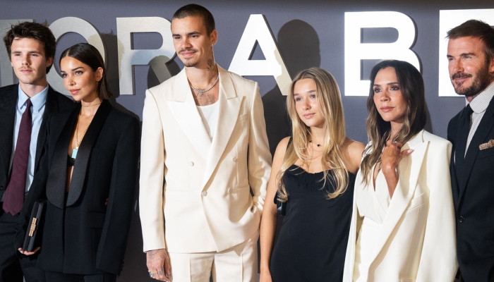 বেকহ্যামের পরিবারে চরম কলহ, বাবা-মাকে ছেলের আইনি নোটিশ