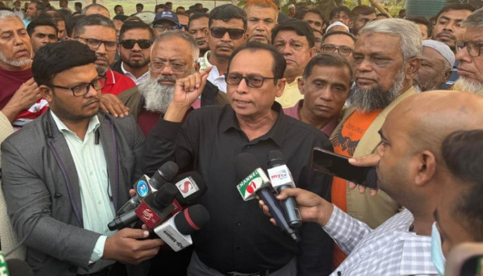 “আর ইলেকশন ইঞ্জিনিয়ারিং নয়”—ঢাকা–১১ তে ড. কাইয়ুমের কড়া বার্তা