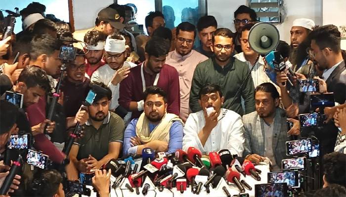 আঘাত এলে এখন থেকে পাল্টা আঘাত : নাহিদ ইসলাম