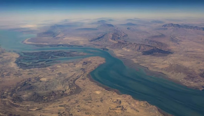 হরমুজ প্রণালীর আংশিক বন্ধ করলো ইরান