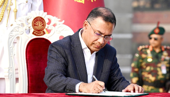 নিজের হাতে এক মন্ত্রণালয় ও দুই বিভাগ রাখলেন তারেক রহমান