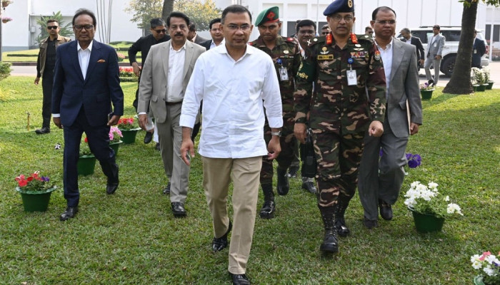 প্রধানমন্ত্রী কার্যালয়ের পুরনো কর্মচারীদের ডেকে কথা বললেন তারেক রহমান