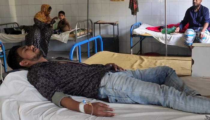 মাদক ও জুয়ার আস্তানার ছবি তোলায় সাংবাদিকের ওপর হামলা