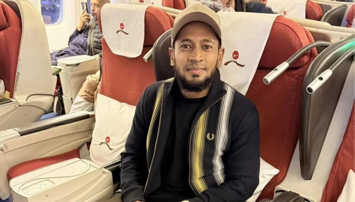 অনিশ্চয়তা কাটিয়ে দেশে ফিরছেন মুশফিক