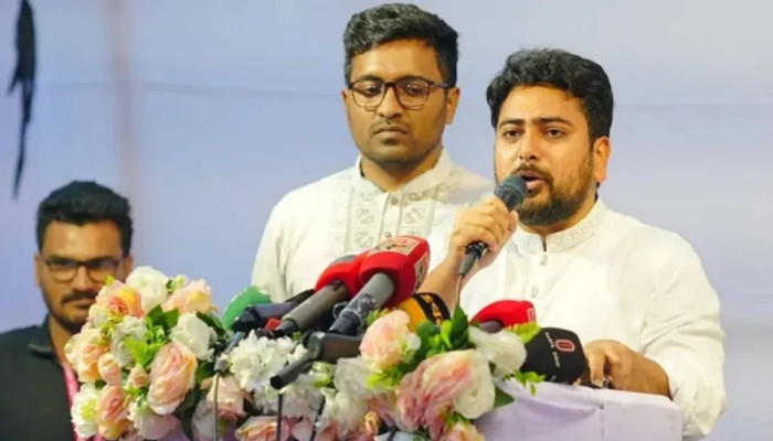 রাষ্ট্রপতিকে অপসারণ করে গ্রেপ্তার করতে হবে: নাহিদ ইসলাম