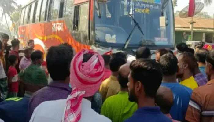 টাঙ্গাইলে বাস-সিএনজি সংঘর্ষে সিএনজি চালকসহ নিহত ৩