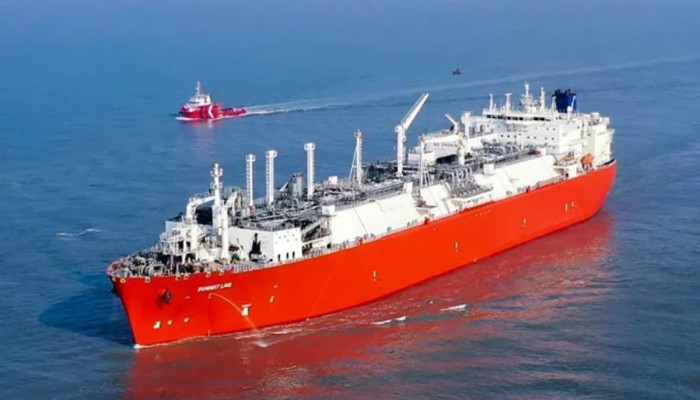 জ্বালানি সরবরাহে স্বস্তি, চট্টগ্রাম বন্দরে আসছে আরও দুই জাহাজ