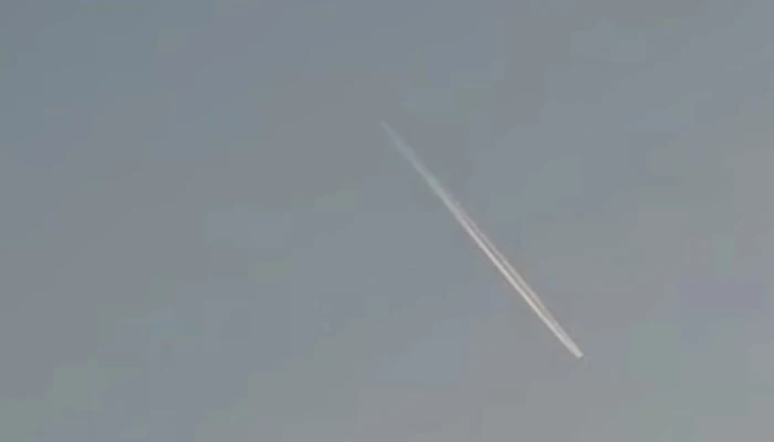 কুড়িগ্রামের আকাশে রহস্যময় ‘মিসাইল সাদৃশ্য’ আলো!