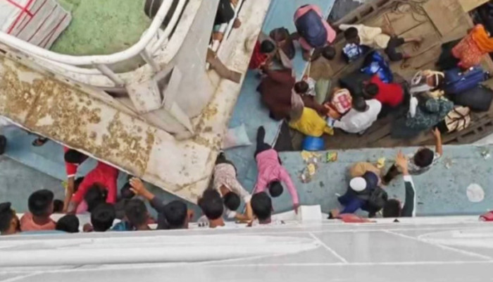 সদরঘাটে লঞ্চ দুর্ঘটনা: সংশ্লিষ্ট দুইটি লঞ্চের রুট পারমিট বাতিল