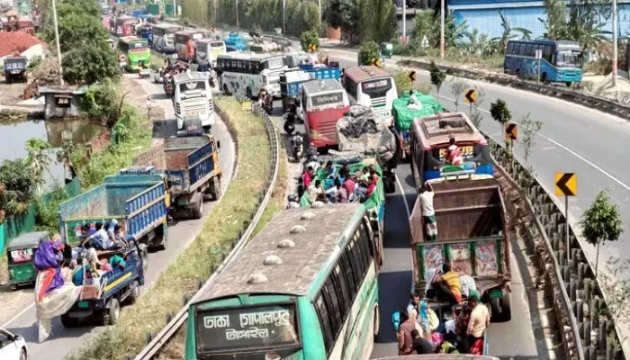 ঢাকা-টাঙ্গাইল-যমুনা সেতু মহাসড়কে ২৫ কিলোমিটার থেমে থেমে যানজট