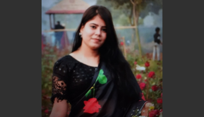 রাজধানীতে ছিনতাইকারীর হ্যাঁচকা টানে রিকশা থেকে পড়ে গৃহবধূ নিহত