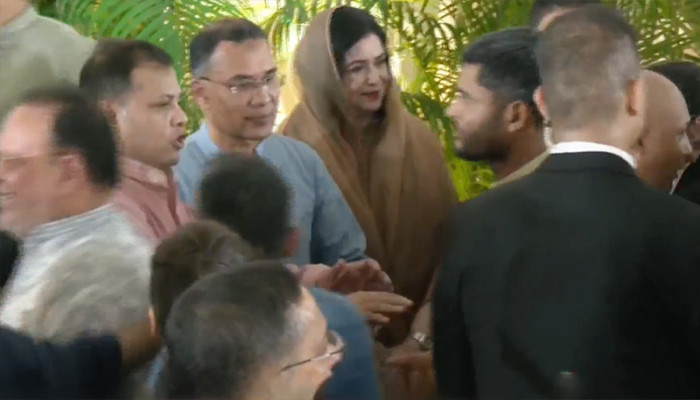 যমুনায় প্রধানমন্ত্রীর ঈদ শুভেচ্ছা বিনিময়