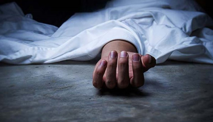 লিফটের জন্য রাখা ফাঁকা জায়গা দিয়ে পড়ে প্রাণ গেল নারীর