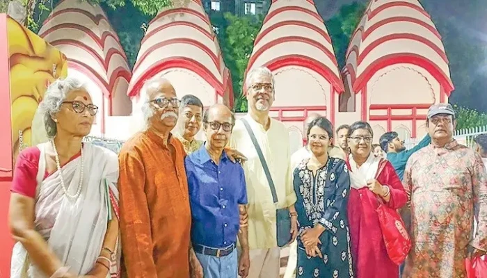 সপরিবারে বাংলাদেশে শ্রীকান্ত আচার্য