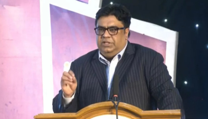 স্মার্টফোনের ন্যূনতম দাম ২৫০০ টাকার মধ্যে আনতে চায় সরকার: প্রধানমন্ত্রীর উপদেষ্টা