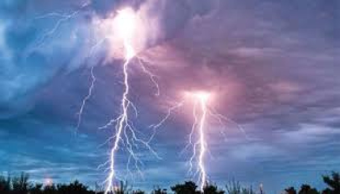 সুন্দরগঞ্জে বজ্রপাতে শিশুসহ তিনজনের মৃত্যু