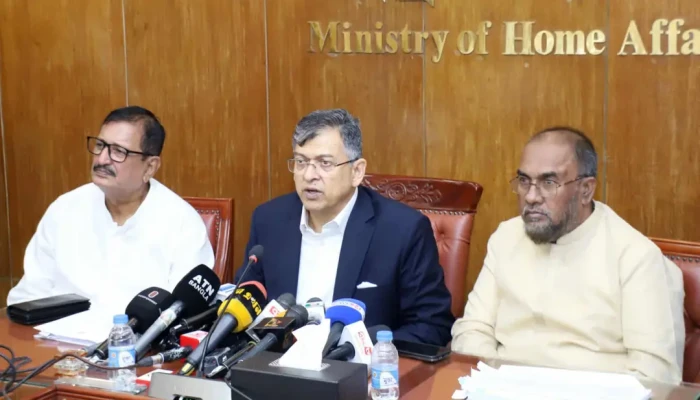 পুলিশের প্রতি সাধারণ মানুষের আস্থা ফিরেছে: স্বরাষ্ট্রমন্ত্রী