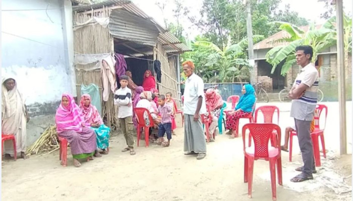 নাতির ছোড়া হাসুয়া বিদ্ধ হয়ে দাদির মৃত্যু