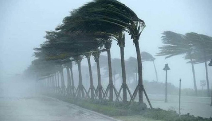 রাতে ঢাকাসহ যেসব জেলায় ৬০ কিমি বেগে ঝড়ের পূর্বাভাস