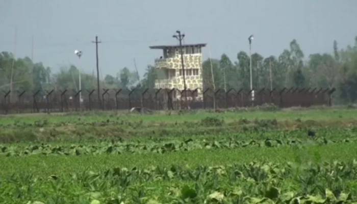 পাটগ্রাম সীমান্তে চোরাকারবারীদের লক্ষ্য করে বিজিবির গুলি