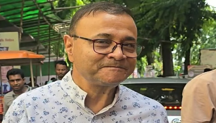 ‘শুক্রবার আমার চেম্বারে রোগী বেশি’—ভোট দিয়ে বললেন এজাজ