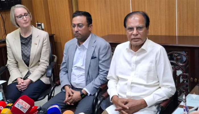 বন্যা-পাহাড়ধসে সামগ্রিক প্রস্তুতি রয়েছে, বড় ধরনের আশঙ্কা নেই : ত্রাণমন্ত্রী