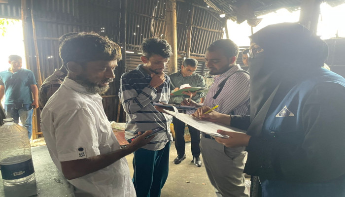 নোংরা পরিবেশে মিষ্টি তৈরি, নামী-দামি দোকানে সরবরাহ