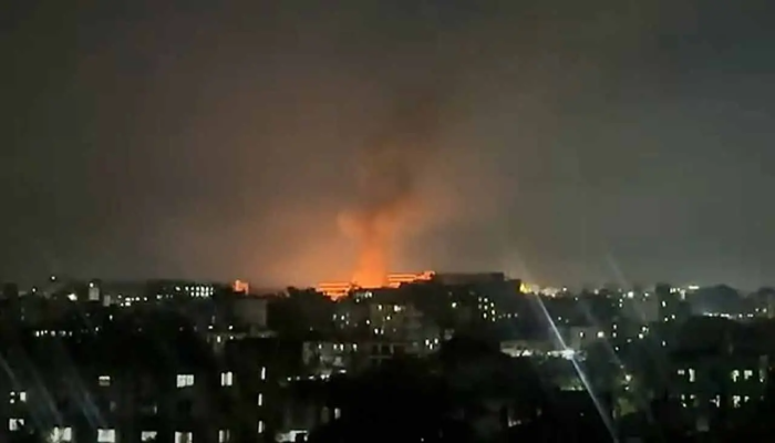 আশুলিয়ায় পোশাক কারখানায় আগুন