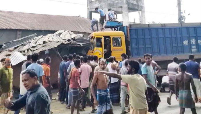 লালমনিরহাটে ট্রাক-অটোরিকশা সংঘর্ষে নিহত ৩