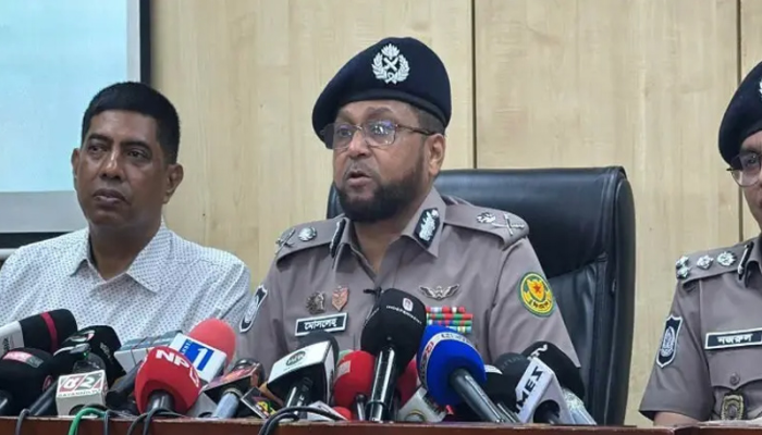 ৩ মাসের মধ্যে সরছে গুলিস্থান-ফুলবাড়িয়া বাস টার্মিনাল: ডিএমপি কমিশনার