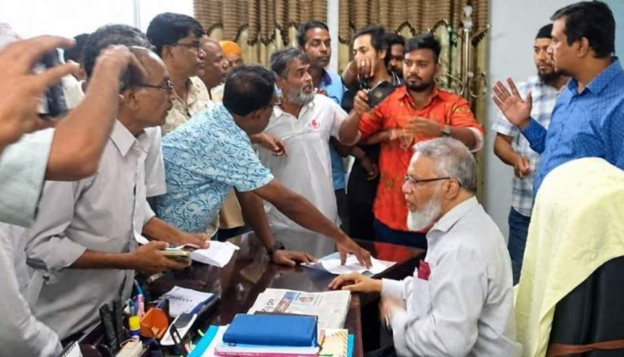 রামেবির ভিসিকে জোর করে পদত্যাগপত্রে স্বাক্ষরের ঘটনায় গ্রেফতার ১