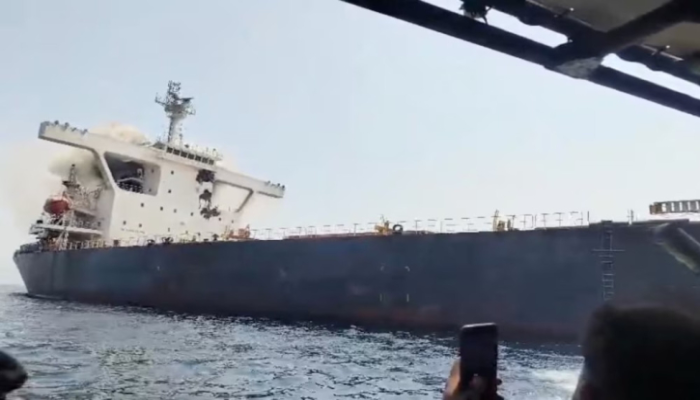 হরমুজে ২৪ ঘণ্টার ব্যবধানে ডুবল ২ বাণিজ্যিক জাহাজ