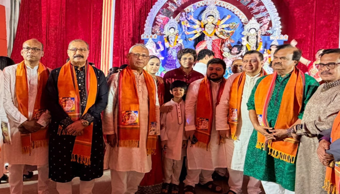 ডিওএইচএস পূজা মণ্ডপ পরিদর্শনে প্রধানমন্ত্রীর বিশেষ সহকারী বিজন কান্তি সরকার