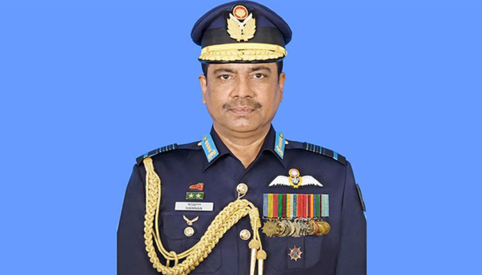 বিমানবাহিনীর সাবেক প্রধান আব্দুল হান্নান কাতারে গ্রেফতার
